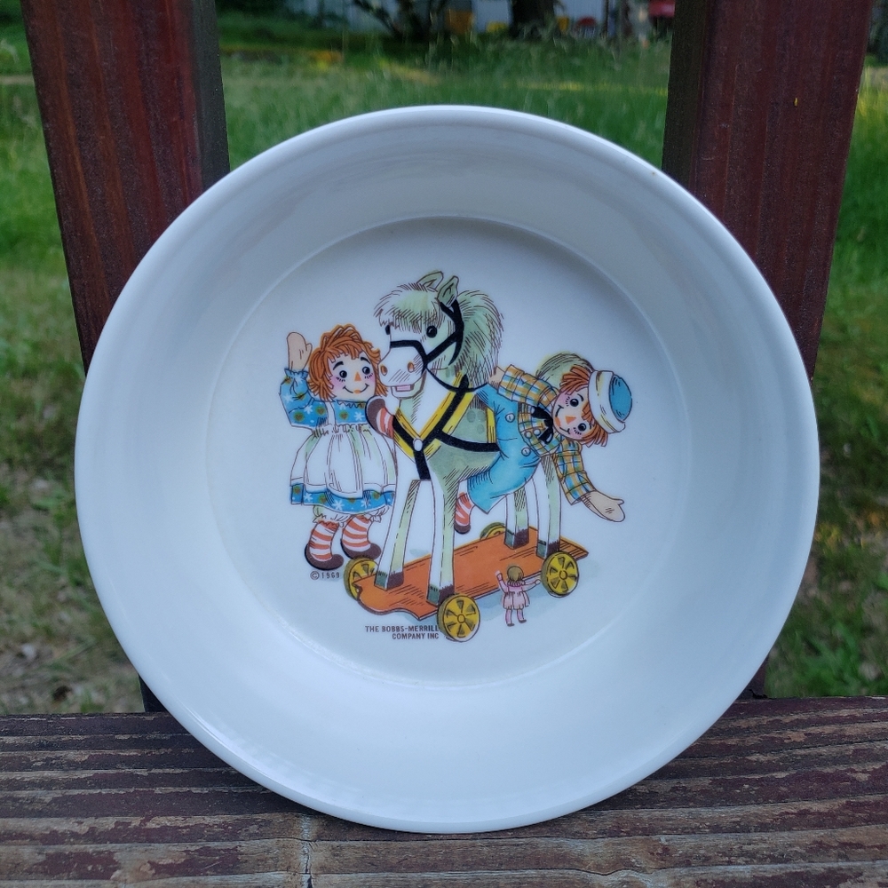 Oneida Deluxe Raggedy Ann and Andy Kids Plastic Bowl - ABOUT 6.5" Diameter